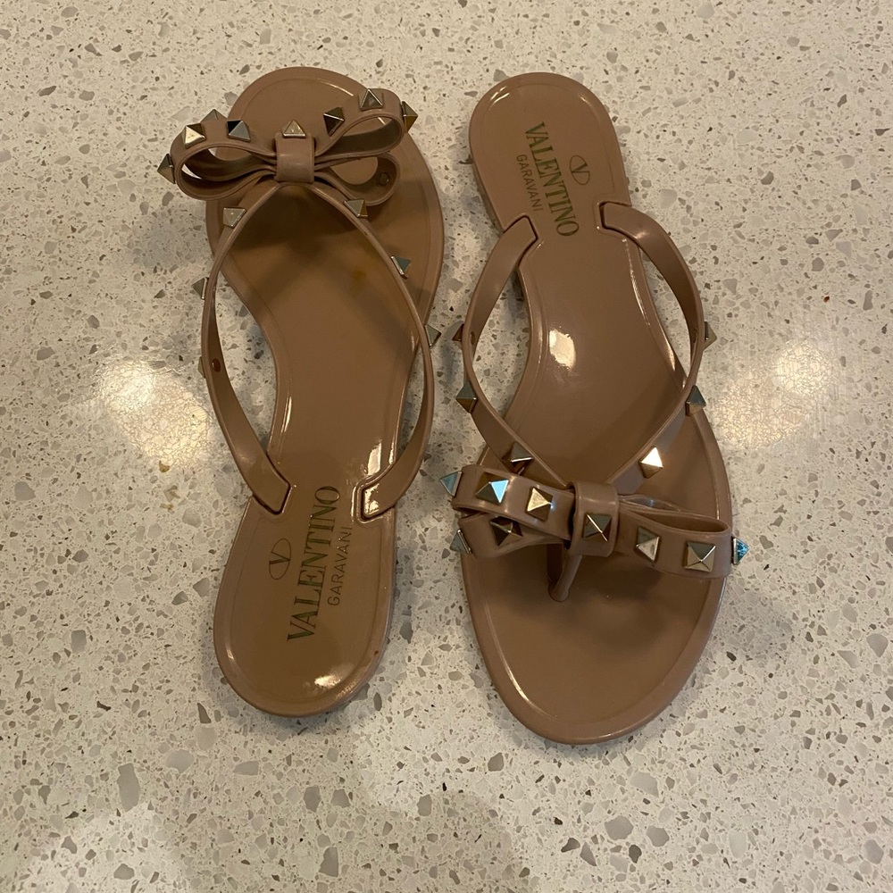 Valentino Garavani - Rockstud Bow Jelly Thong